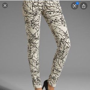 Paige Skyline skinny sz 25